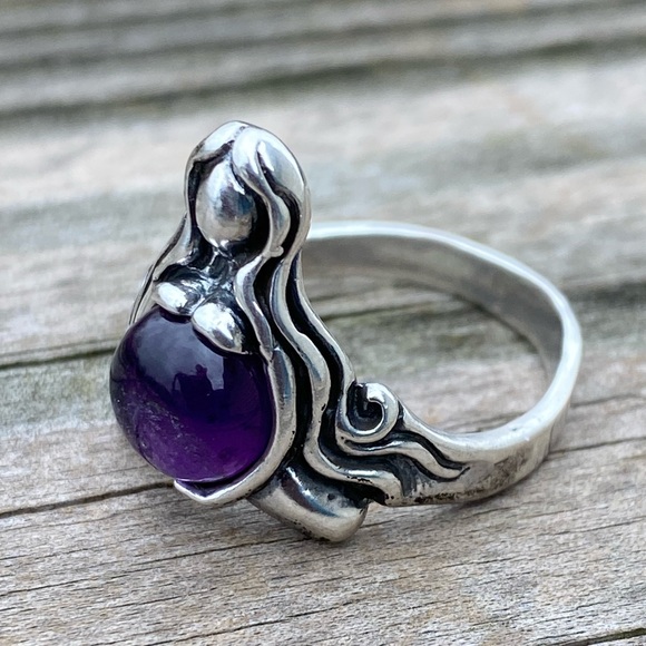 Wellstone Jewelry Jewelry - Goddess Abundance Ring Sterling Silver w/ Amethyst
